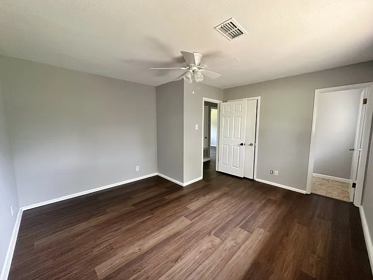 106 Tannda St — Photo 8