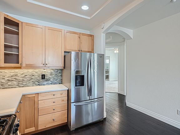 3rd image of 40 Madison St Suite 205