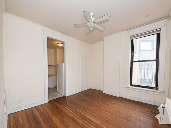 5th image of 356 W Dickens Ave APT 3B