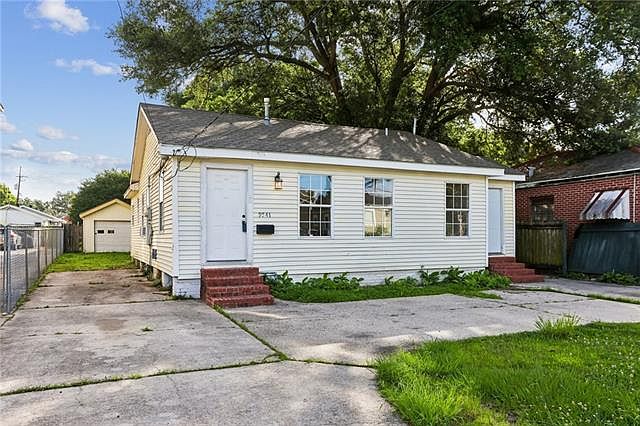 1st image of 9541 Palm St