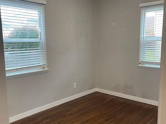 4th image of 1039 Loring St #1039