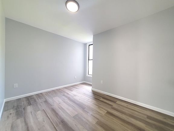 3rd image of 84A Virginia Ave Floor 2