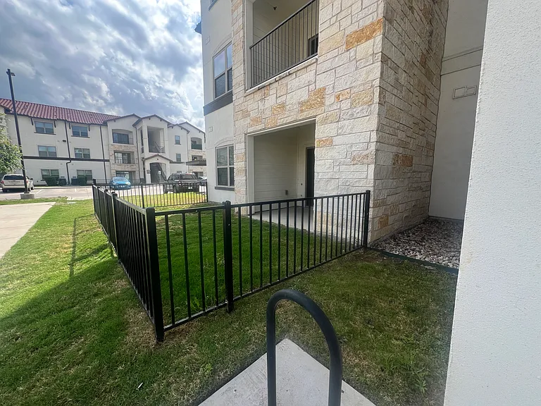 Clayton Creek Ave — Photo 30
