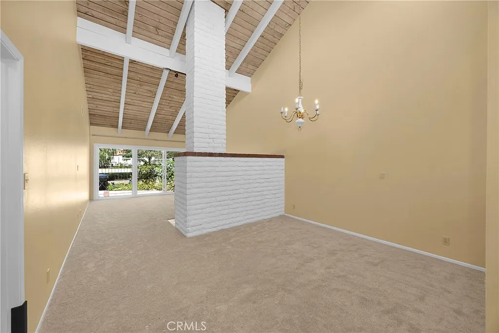 2 bed, 1300 sqft, $4,200 — Photo 2