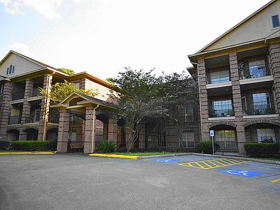 2nd image of 2807 Kings Crossing Dr APT 318