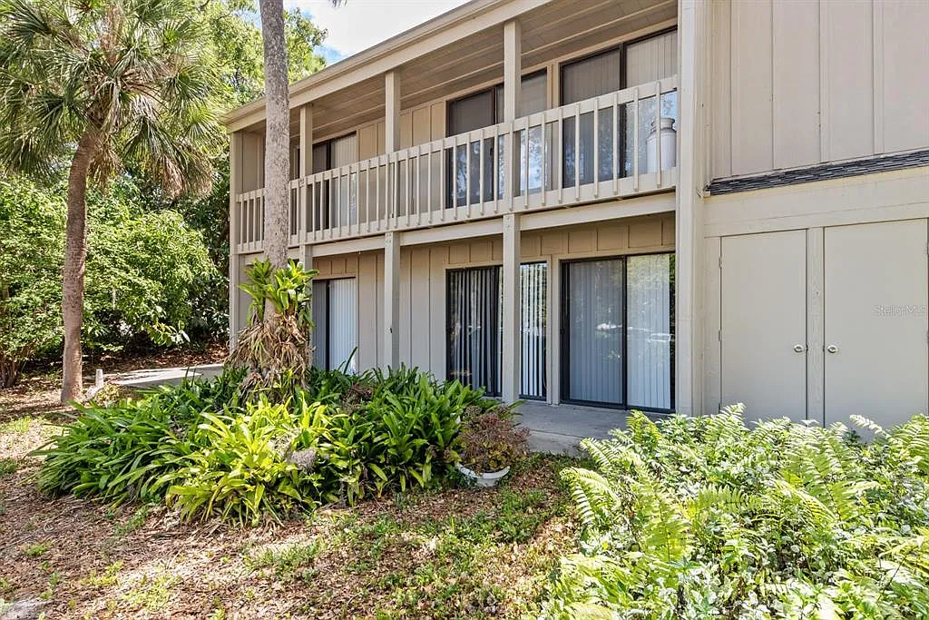 2 bed, 2.0 bath, 982 sqft, $2,000 — Photo 1