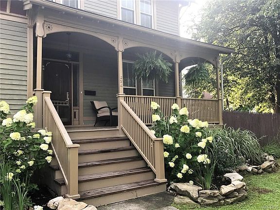 2nd image of 52 Richmond Ave