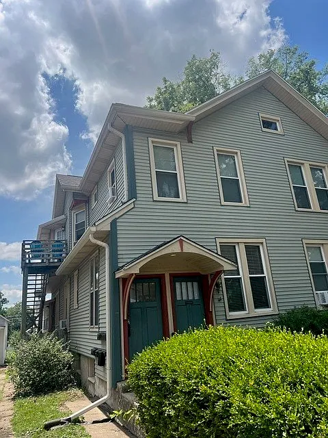 309 E Locust St photo 1