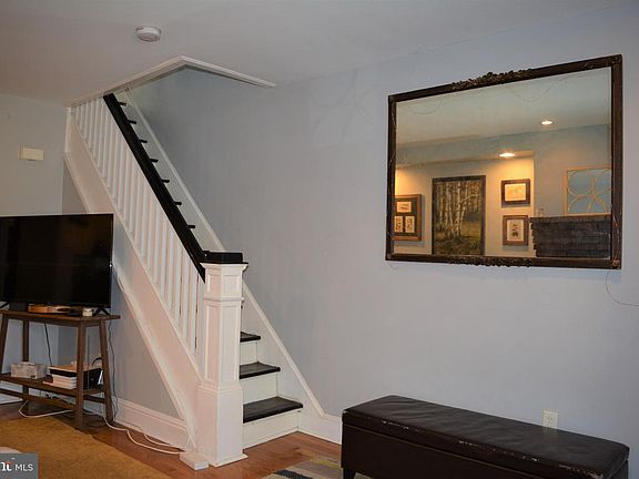 5th image of 257 S Hutchinson St