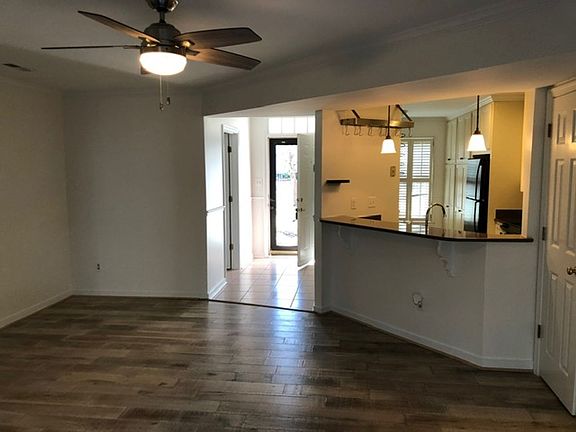 4th image of 4925 Lurgan Pl