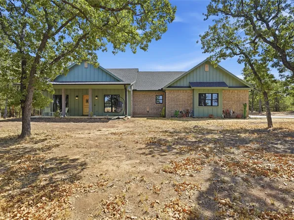 230 Silver Lakes Dr, Sunset, TX 76270