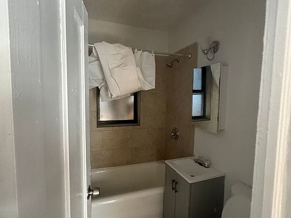 5th image of 8311 S Paulina St #1S