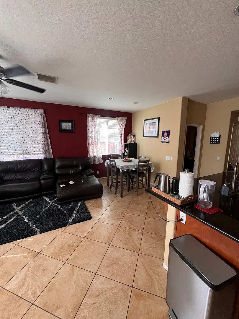 258 W Pebble Creek Ln, Orange, CA 92865 — Photo 4