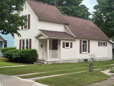 215 W 10th St, Traverse City, MI, 49684
