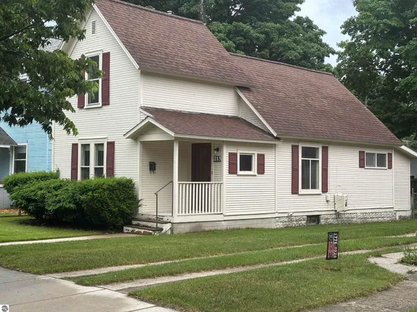 215 W 10th St, Traverse City, MI 49684