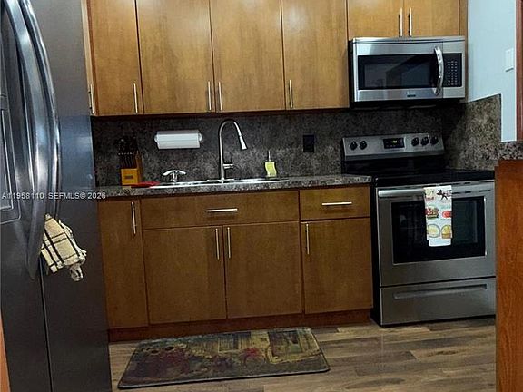 5th image of 1075 W 68th St APT 403