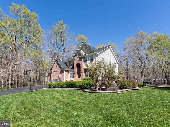 4th image of 9070 Elmer Ct