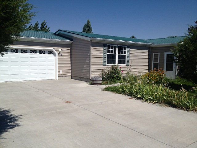 1st image of 3265 E Garnet St