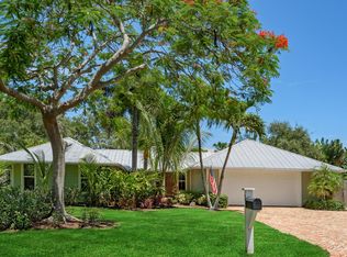 8 Palm Rd, Sewalls Pt, FL 34996