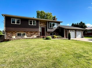 107 Borchardt Ave, Underwood, ND 58576