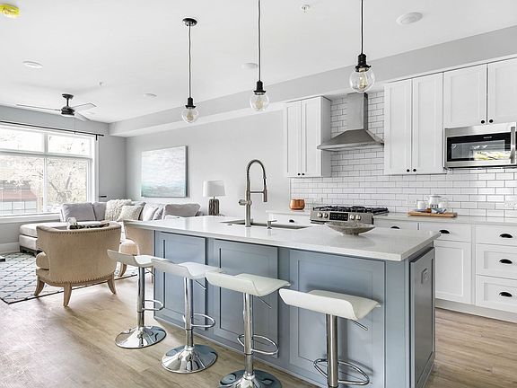 5th image of 504 Lyman Ave #103