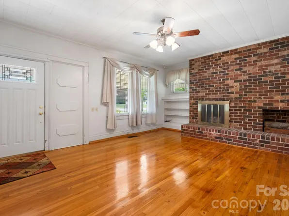 207 W Main St, Maiden, NC 28650
