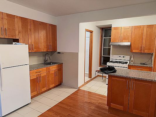 3rd image of 136 Division St APT 1