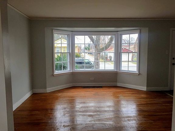 3rd image of 14328 Emerald Ave