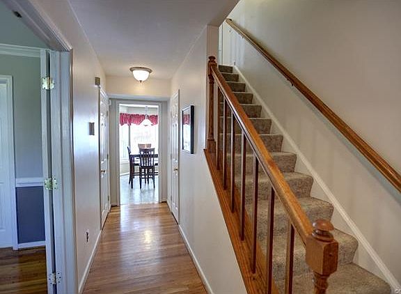 3rd image of 10346 Agecroft Manor Ct