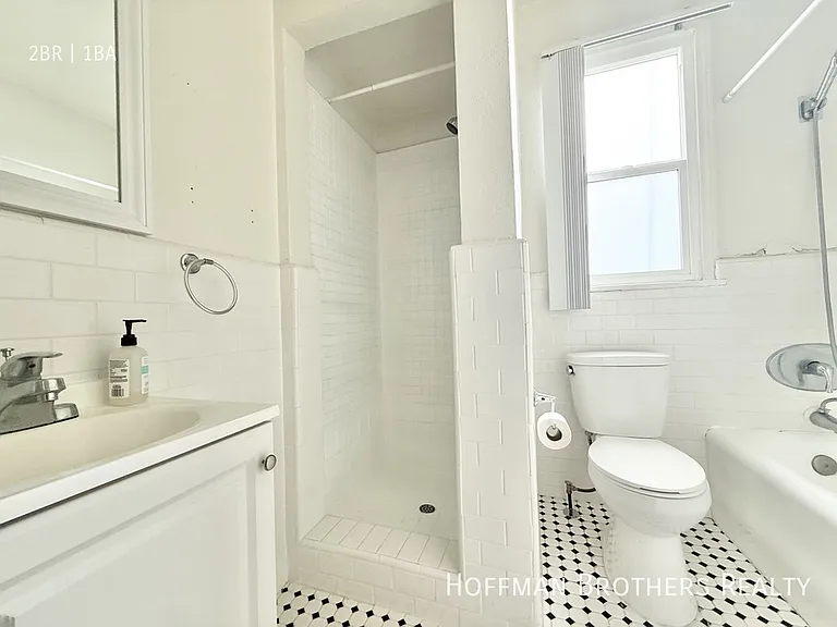1801 N Kingsley Dr #208 — Photo 11