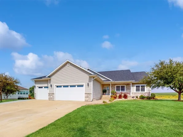 475 B Ave NE, Walford, IA 52351