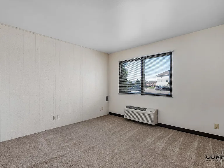 1025 W. MacArthur Avenue — Photo 6