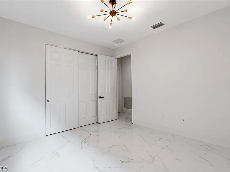 11604 Meadowrun Cir — Photo 35
