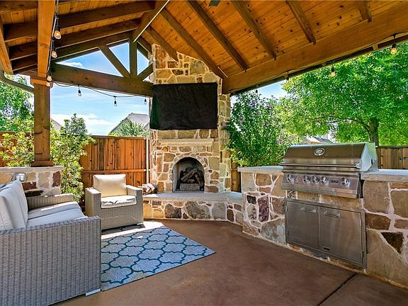 4th image of 2109 Spicewood Dr