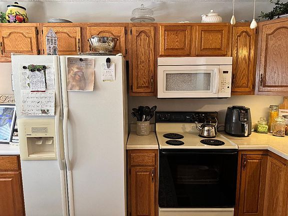 3rd image of 213 Taylorsville Trl