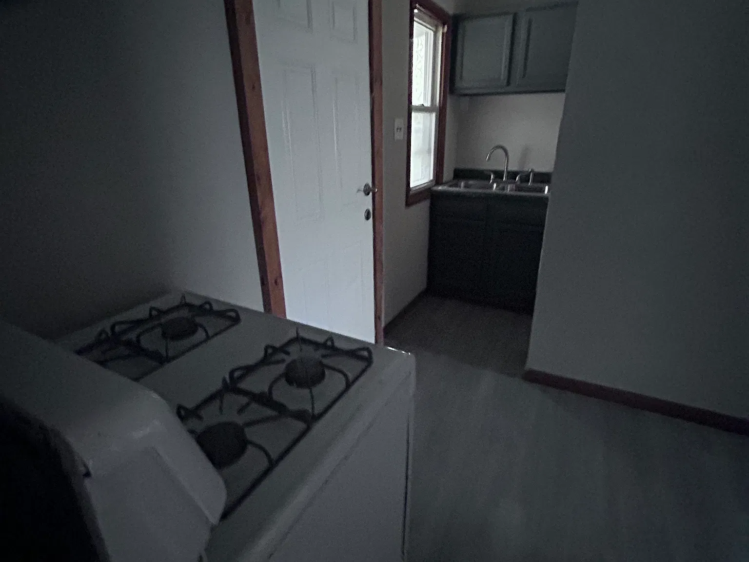 2 bed, $1,100 — Photo 3