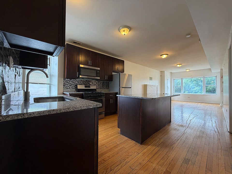 1st image of 207 S Whipple St #3