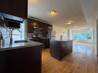 207 S Whipple St #3, Chicago, IL 60612