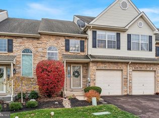 2905 Gateway Dr, Royersford, PA 19468