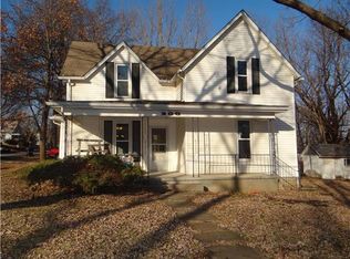 208 SW 15th St, Oak Grove, MO 64075