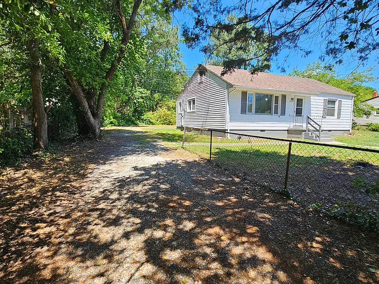 5610 Kendall Rd — Photo 2