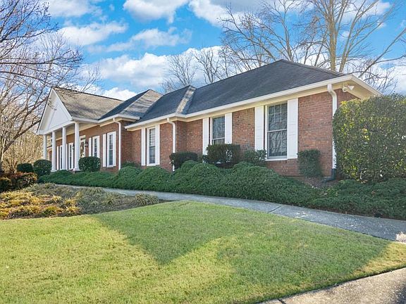 2nd image of 1085 Saddle Lake Ct