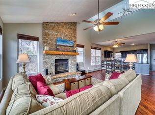 105 Columbine Ln, Banner Elk, NC 28604