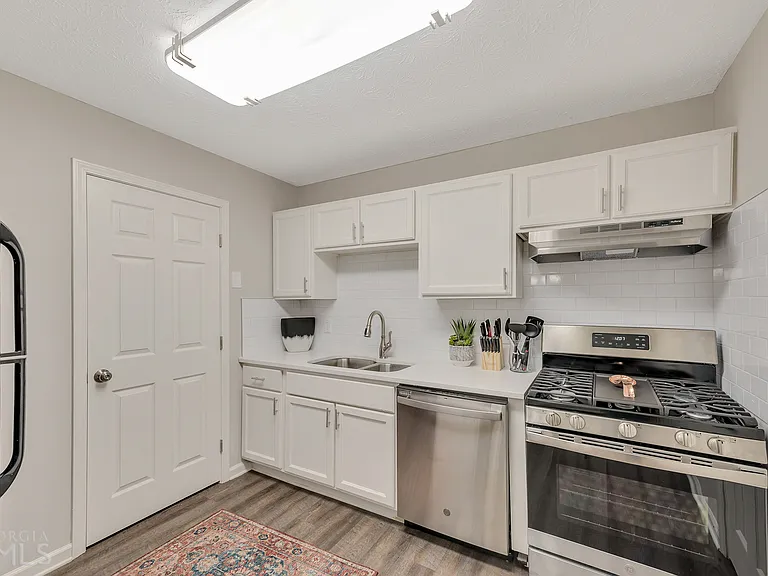2304 Salt Springs Pl — Photo 11