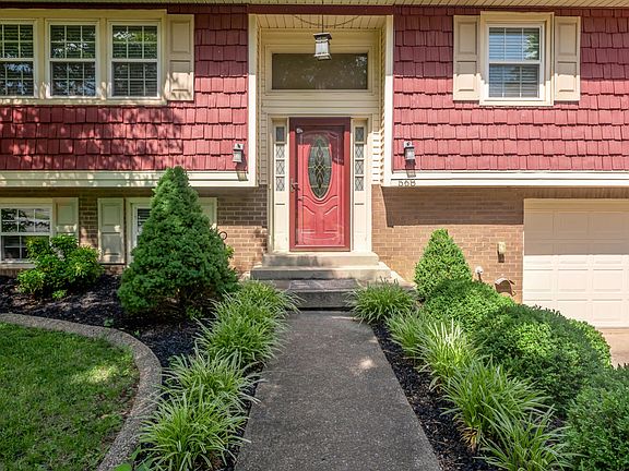 4th image of 568 Merrimac Dr