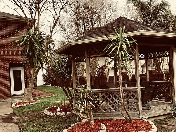 3rd image of 1425 Bayshore Dr