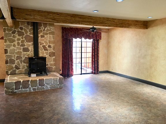 3rd image of 289 Laurel Dr