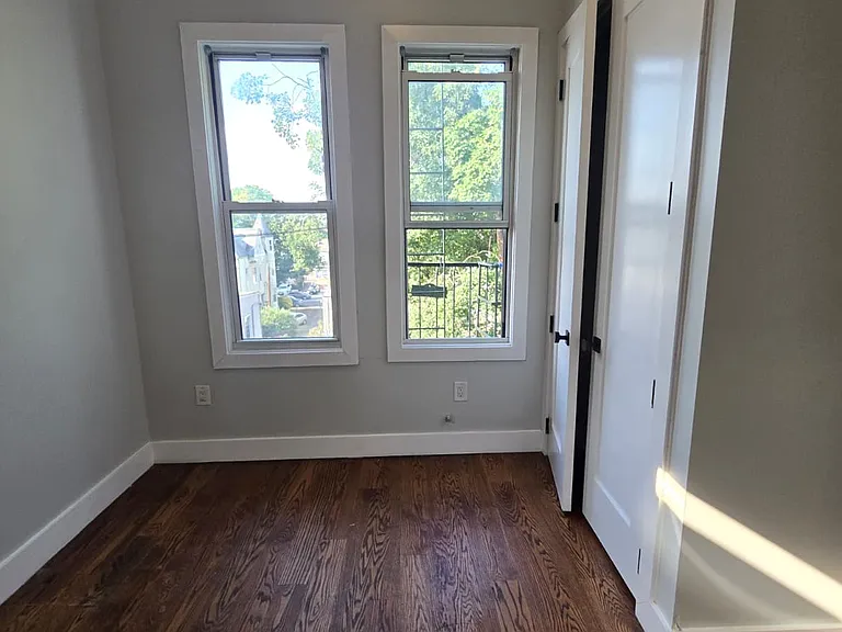 112 Duncan Ave #3LA — Photo 6