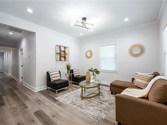 3rd image of 872 Beryl St SW