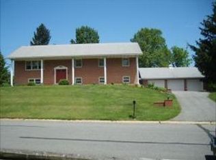 1741 Wickersham Ln, Lancaster, PA 17603